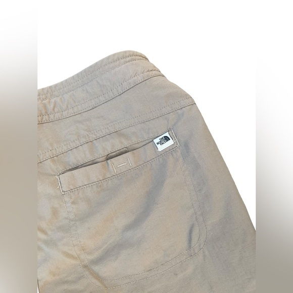 The North Face Bermuda Shorts  sz 8  Tan color - Picture 8 of 9
